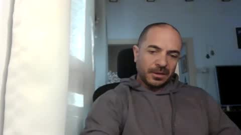 Ariel online show from 1, 2, 2025