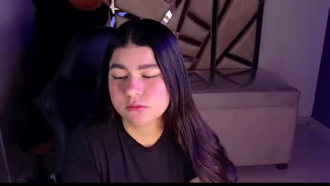 Snapshot of emmalee_a chatting on 3, 2, 2025 Emma online show from 3, 2, 2025