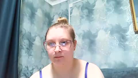 Snapshot of emmamelody944534 chatting on 2, 6, 2026 emmamelody online show from 2, 6, 2026
