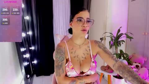 Emma Russell online show from 21, 10, 2025