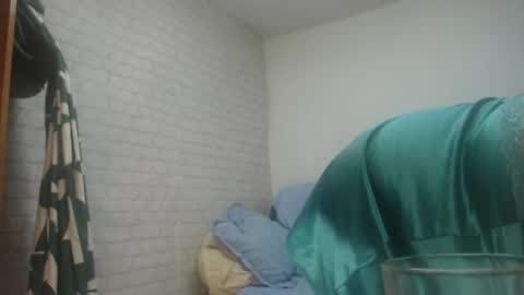 Snapshot of emmasquirt69 chatting on 22, 12, 2025 emmasquirt69 online show from 22, 12, 2025