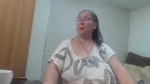 Snapshot of emmasquirt69 chatting on 3, 2, 2026 emmasquirt69 online show from 3, 2, 2026