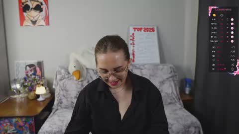 Snapshot of emmatiny chatting on 22, 6, 2026 Mia online show from 22, 6, 2026
