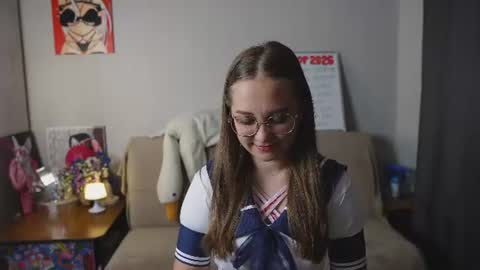 Snapshot of emmatiny chatting on 5, 8, 2026 Mia online show from 5, 8, 2026