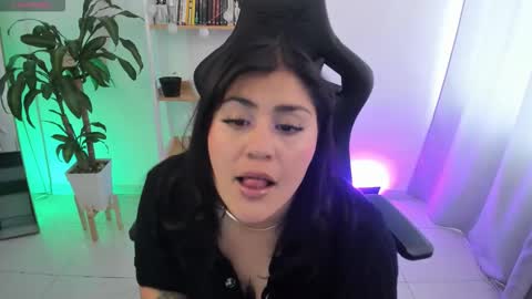 Snapshot of emmax_x chatting on 24, 11, 2025 EMMA online show from 24, 11, 2025