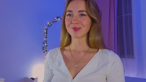 Snapshot of emmi_rosee chatting on 11, 1, 2025 Miss Emmi online show from 11, 1, 2025