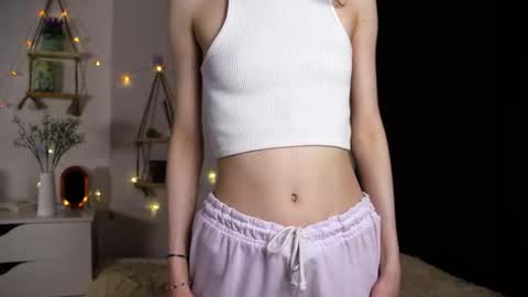 Snapshot of emmie_everly chatting on 5, 10, 2025 emmie_everly online show from 5, 10, 2025