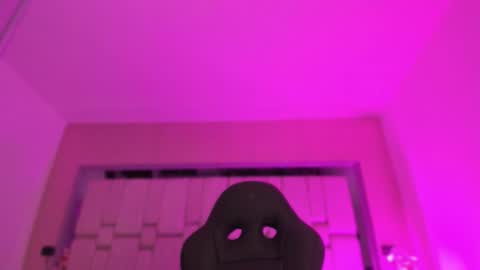    online show from 15, 10, 2025