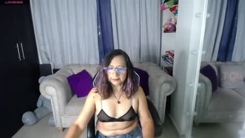 Emmily online show from 4, 1, 2025