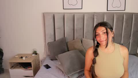 Snapshot of emmy_turnner chatting on 11, 1, 2025 Emily Laila online show from 11, 1, 2025