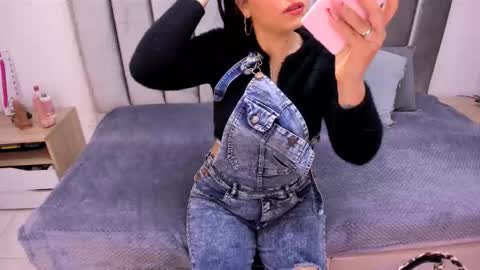 Snapshot of emmy_turnner chatting on 18, 9, 2025 Emily Laila online show from 18, 9, 2025