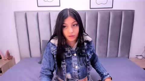Snapshot of emmy_turnner chatting on 17, 10, 2025 Emily Laila online show from 17, 10, 2025