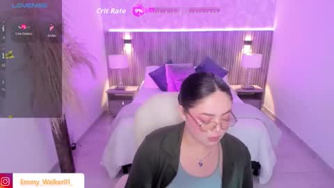 Emmy Walker online show from 17, 10, 2025