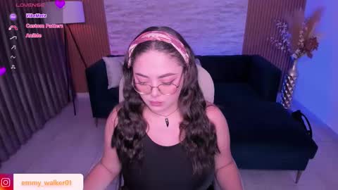 Emmy Walker online show from 5, 12, 2025