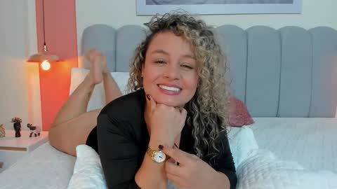 Snapshot of emmyboyd chatting on 24, 11, 2025 Emma online show from 24, 11, 2025