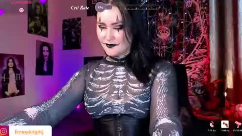 Emmy Bright     50  online show from 26, 6, 2026