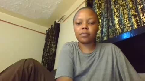 Snapshot of empressvee25 chatting on 28, 2, 2026 empress online show from 28, 2, 2026