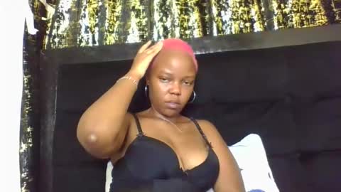 Snapshot of empressvee25 chatting on 11, 4, 2026 empress online show from 11, 4, 2026