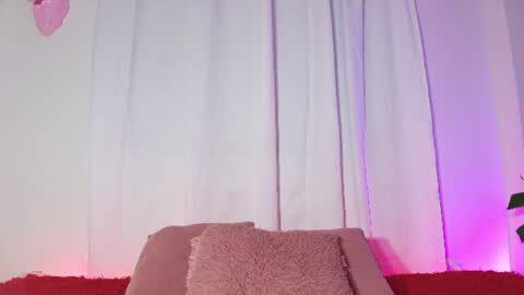 Snapshot of emy_cole1 chatting on 14, 7, 2026 Emy online show from 14, 7, 2026