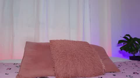 Snapshot of emy_cole1 chatting on 24, 7, 2026 Emy online show from 24, 7, 2026
