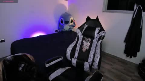 Im Emily would you like to help me reach 100  online show from 4, 10, 2025