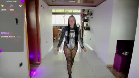 Snapshot of emy_xdy chatting on 5, 2, 2026 Im Emily would you like to help me reach 100 online show from 5, 2, 2026