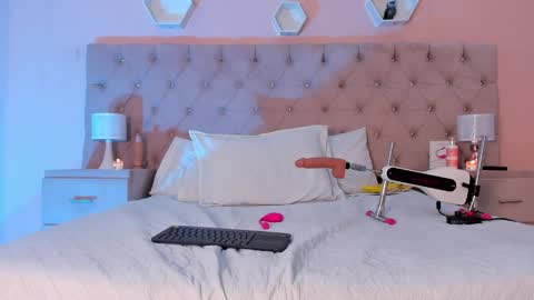 Emy Silver online show from 7, 12, 2024