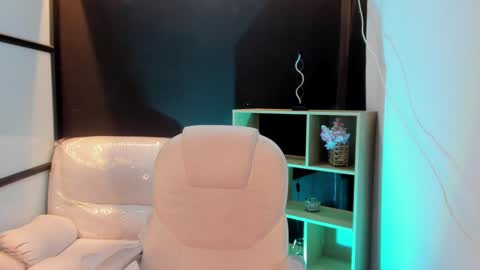 Emy Silver online show from 6, 2, 2025