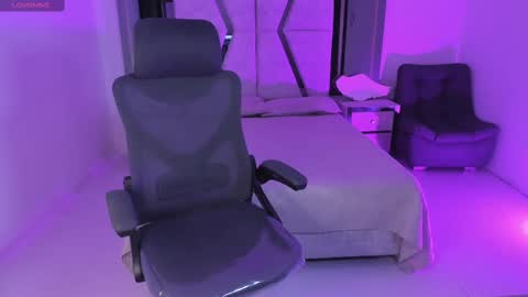 Emy Silver online show from 7, 3, 2025