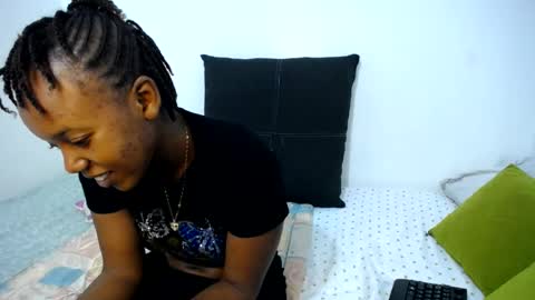 Snapshot of enchantedvee chatting on 14, 6, 2026 Vee online show from 14, 6, 2026