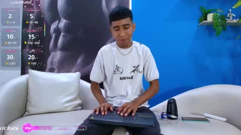 Snapshot of ender_h0t chatting on 14, 9, 2025 Ender online show from 14, 9, 2025