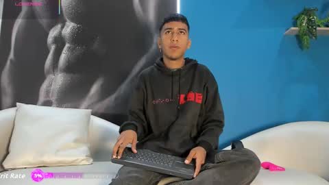 Snapshot of ender_h0t chatting on 11, 10, 2025 Ender online show from 11, 10, 2025