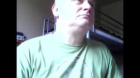 Snapshot of englishguysurrey chatting on 15, 5, 2026 englishguysurrey online show from 15, 5, 2026