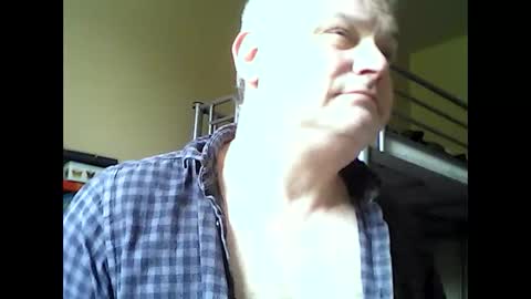 Snapshot of englishguysurrey chatting on 19, 5, 2026 englishguysurrey online show from 19, 5, 2026