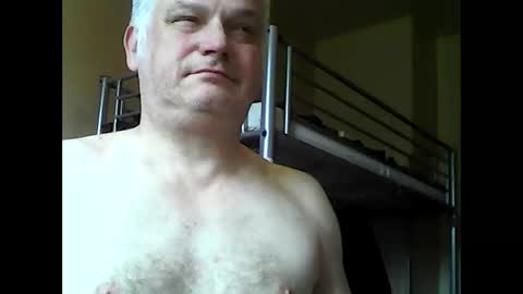 Snapshot of englishguysurrey chatting on 28, 5, 2026 englishguysurrey online show from 28, 5, 2026