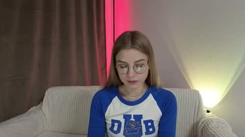 Snapshot of enjoyeverymoment_ chatting on 22, 9, 2025 enjoyeverymoment_ online show from 22, 9, 2025