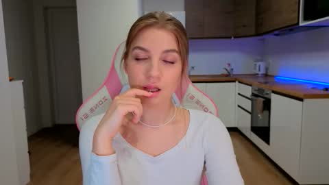 enjoyeverymoment_ online show from 18, 3, 2026