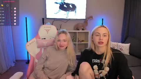 Snapshot of enjoyment_place chatting on 27, 6, 2026 Maria and James online show from 27, 6, 2026