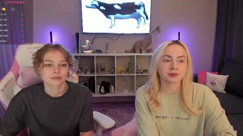 Snapshot of enjoyment_place chatting on 30, 6, 2026 Maria and James online show from 30, 6, 2026