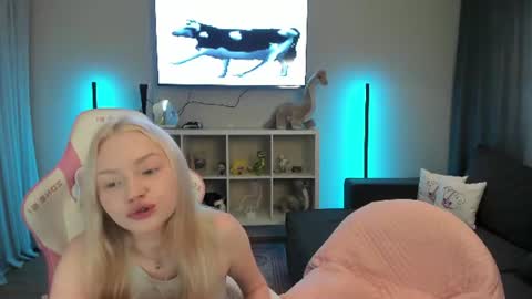 Snapshot of enjoyment_place chatting on 15, 7, 2026 Maria and James online show from 15, 7, 2026