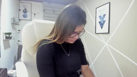 Enma clark online show from 11, 11, 2025