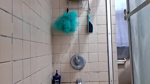 Snapshot of enri1212 chatting on 19, 11, 2025 enri1212 online show from 19, 11, 2025