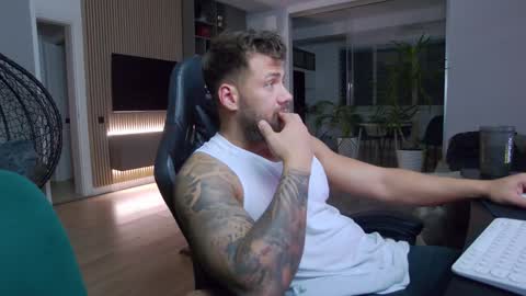 Erik online show from 17, 1, 2025