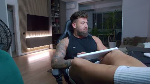 Erik online show from 3, 2, 2025