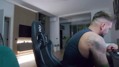 Erik online show from 28, 9, 2025