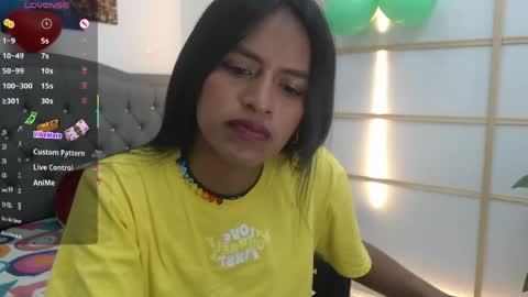 Snapshot of enyelin chatting on 21, 4, 2026 Enyenlina online show from 21, 4, 2026