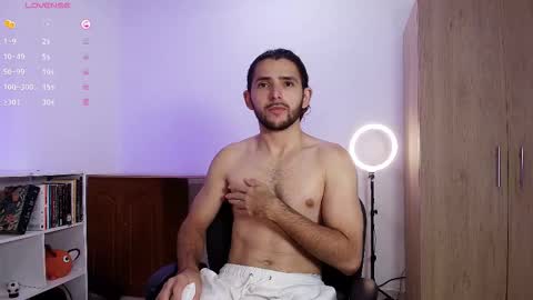 Snapshot of enzo_moretii chatting on 2, 11, 2025 enzo_moretii online show from 2, 11, 2025