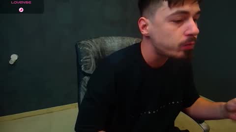 Snapshot of enzorace chatting on 16, 11, 2025 EnzoRace online show from 16, 11, 2025