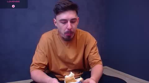 Snapshot of enzorace chatting on 28, 11, 2025 EnzoRace online show from 28, 11, 2025