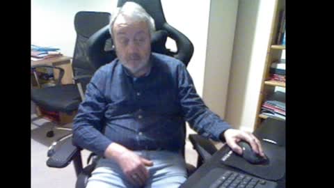 Snapshot of erasmus_d chatting on 10, 1, 2025 erasmus_d online show from 10, 1, 2025